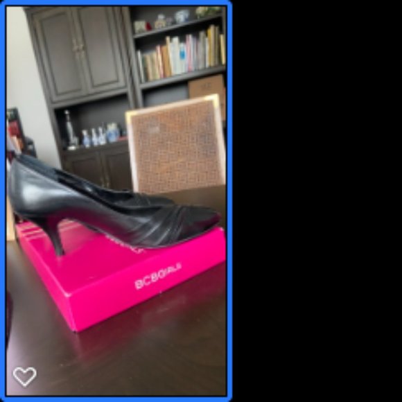 Black Leather BCBGirls Medium Heels 6.5B - Picture 2 of 2